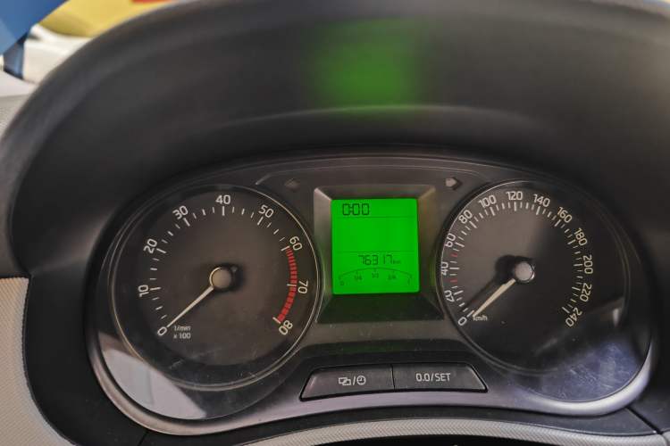 Used Skoda Fabia 2015 1.4L Automatic Front-Drive Model Odometer Close Up