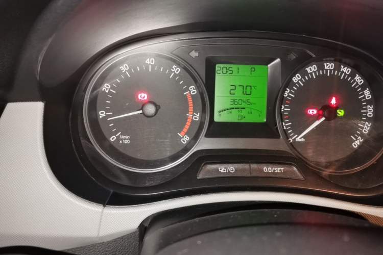 Used Skoda Fabia 2015 1.4L Automatic Front-Drive Model Odometer Close Up
