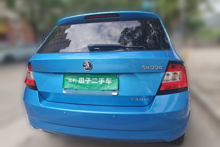 Used Skoda Fabia 2015 1.4L Automatic Front-Drive Model Rear