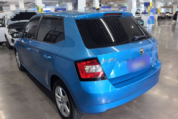 Used Skoda Fabia 2015 1.4L Automatic Front-Drive Model Rear Left 45 Deg