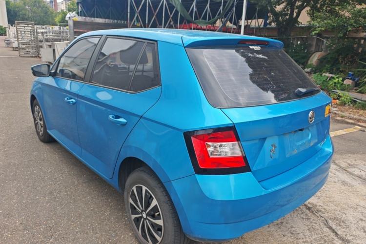 Used Skoda Fabia 2015 1.4L Manual Front-Wheel Drive Model Rear Left 45 Deg