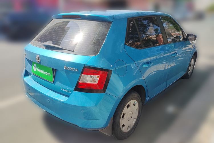 Used Skoda Fabia 2015 1.4L Manual Front-Wheel Drive Model Rear Right 45 Deg