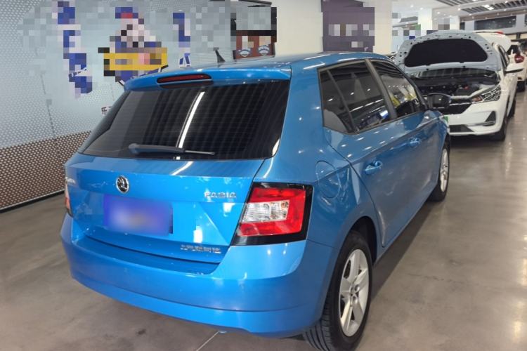 Used Skoda Fabia 2015 1.4L Automatic Front-Drive Model Rear Right 45 Deg