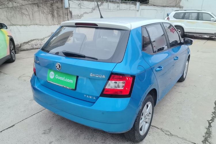 Used Skoda Fabia 2015 1.4L Automatic Chuanxing Edition Rear Right 45 Deg