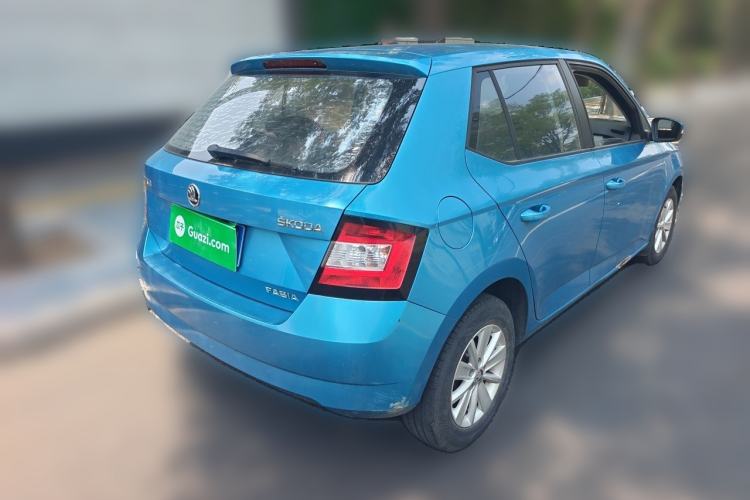 Used Skoda Fabia 2015 1.4L Manual Front-Wheel Drive Model Rear Right 45 Deg