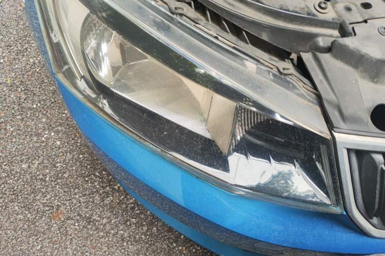 Used Skoda Fabia 2015 1.4L Automatic Front-Drive Model Right Front Headlight