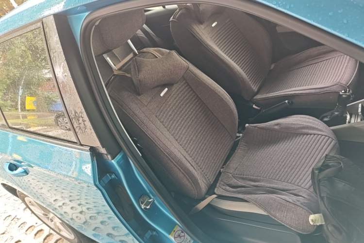 Used Skoda Fabia 2015 1.4L Automatic Front-Drive Model Right Front Seat