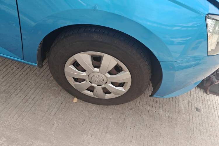 Used Skoda Fabia 2015 1.4L Automatic Front-Drive Model Right Front Wheel Hub