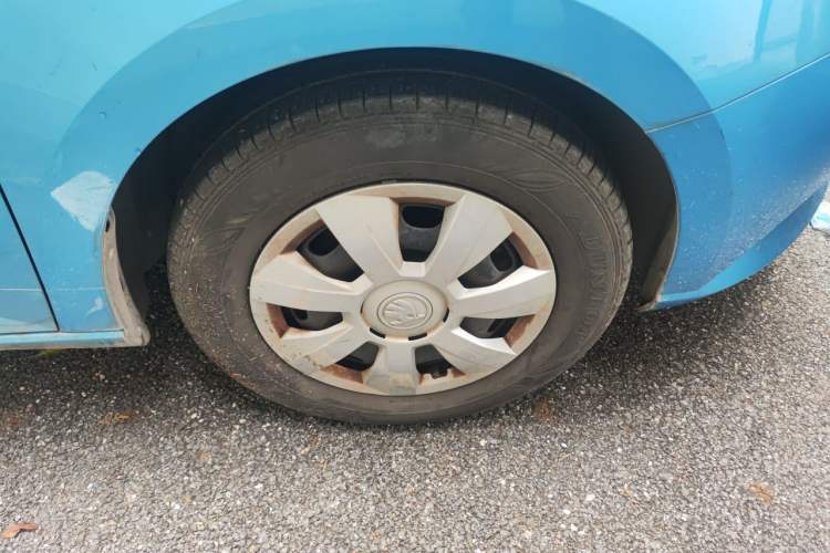 Used Skoda Fabia 2015 1.4L Automatic Front-Drive Model Right Front Wheel Hub
