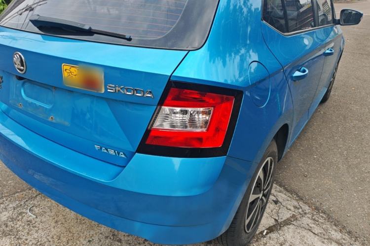 Used Skoda Fabia 2015 1.4L Manual Front-Wheel Drive Model Right Rear Taillight