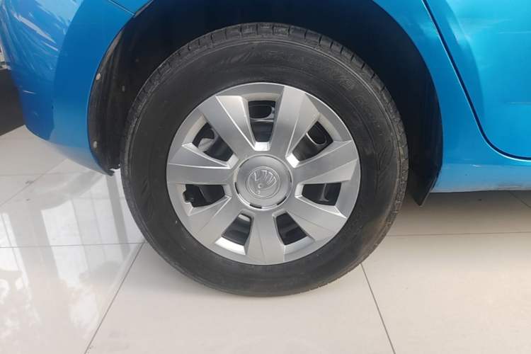 Used Skoda Fabia 2015 1.4L Automatic Front-Drive Model Right Rear Wheel Hub