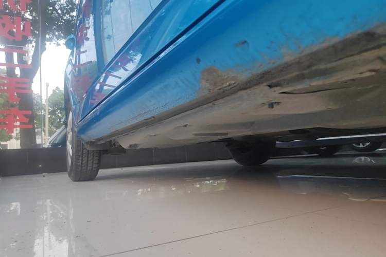 Used Skoda Fabia 2015 1.4L Automatic Front-Drive Model Right Side Sill
