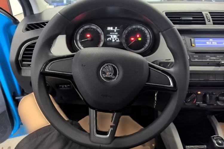 Used Skoda Fabia 2015 1.4L Automatic Front-Drive Model Steering Wheel