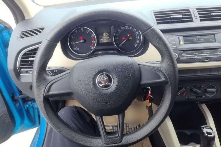 Used Skoda Fabia 2015 1.4L Automatic Chuanxing Edition Steering Wheel