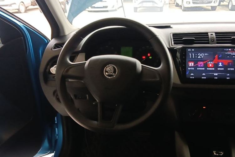 Used Skoda Fabia 2015 1.4L Automatic Front-Drive Model Steering Wheel