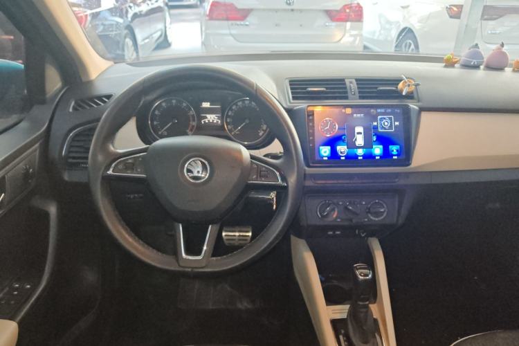 Used Skoda Fabia 2015 1.4L Automatic Chuanxing Edition Steering Wheel