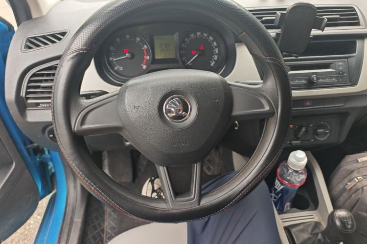 Used Skoda Fabia 2015 1.4L Manual Front-Wheel Drive Model Steering Wheel