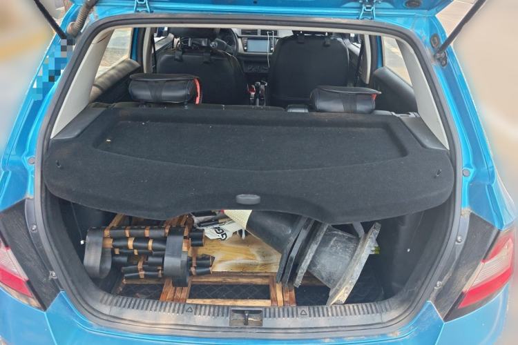 Used Skoda Fabia 2015 1.4L Manual Front-Wheel Drive Model Trunk