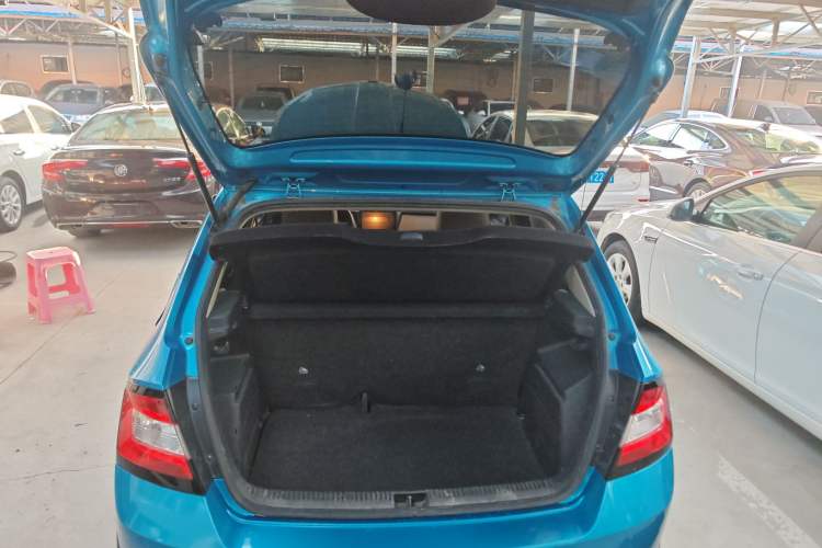 Used Skoda Fabia 2015 1.4L Automatic Chuanxing Edition Trunk