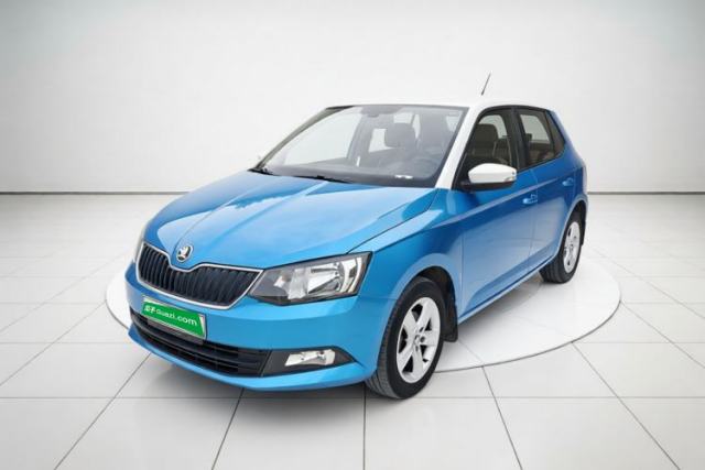 Skoda Fabia 2015 1.4L Automatic Chuanxing Edition مستعملة