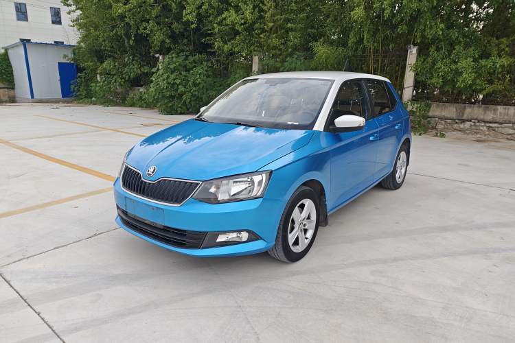 Skoda Fabia 2015 1.4L Automatic Chuanxing Edition usata Guazi used car, China used car export, Used car for sale, Used cars, Cheapest cars for sale
