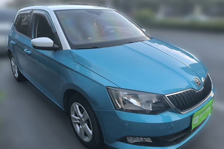 Used Skoda Fabia 2015 1.4L Automatic Chuanxing Edition Front Right 45 Deg