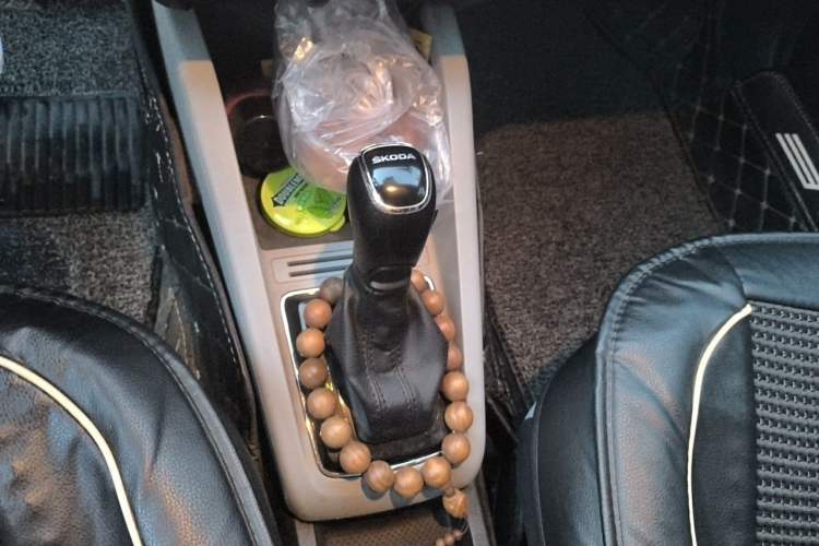 Used Skoda Fabia 2015 1.4L Automatic Chuanxing Edition Gear Lever