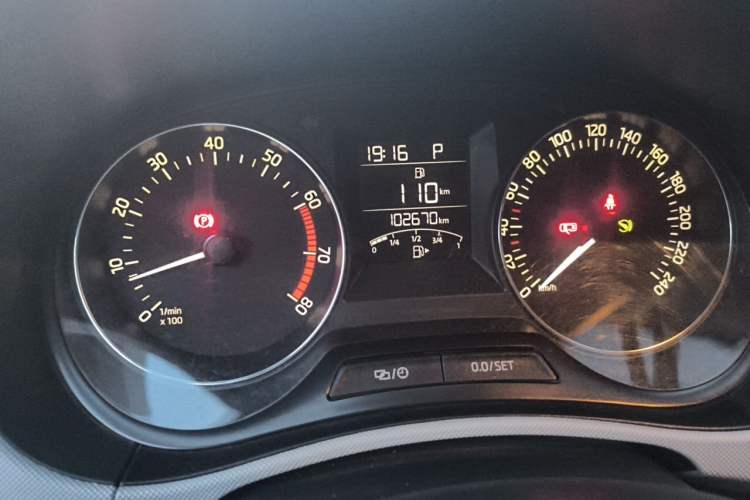 Used Skoda Fabia 2015 1.4L Automatic Chuanxing Edition Odometer Close Up