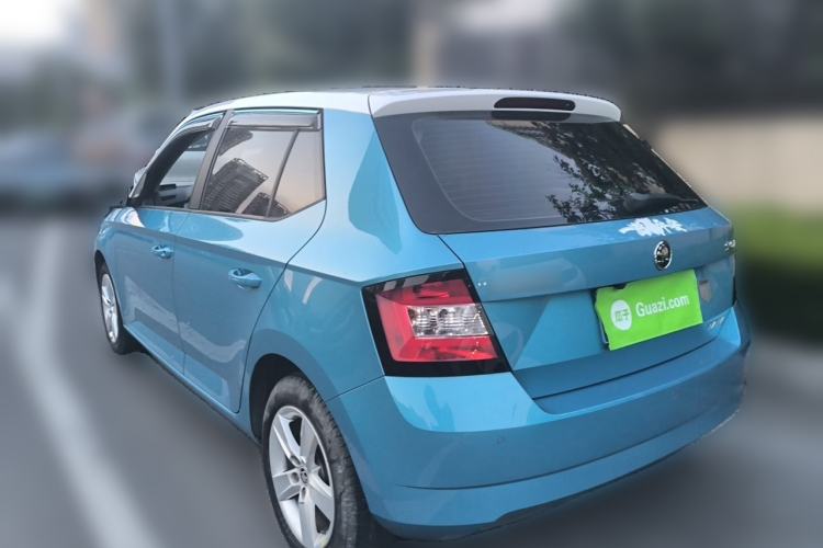 Used Skoda Fabia 2015 1.4L Automatic Chuanxing Edition Rear Left 45 Deg