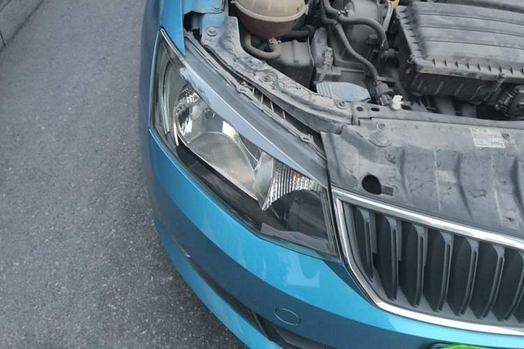 Used Skoda Fabia 2015 1.4L Automatic Chuanxing Edition Right Front Headlight