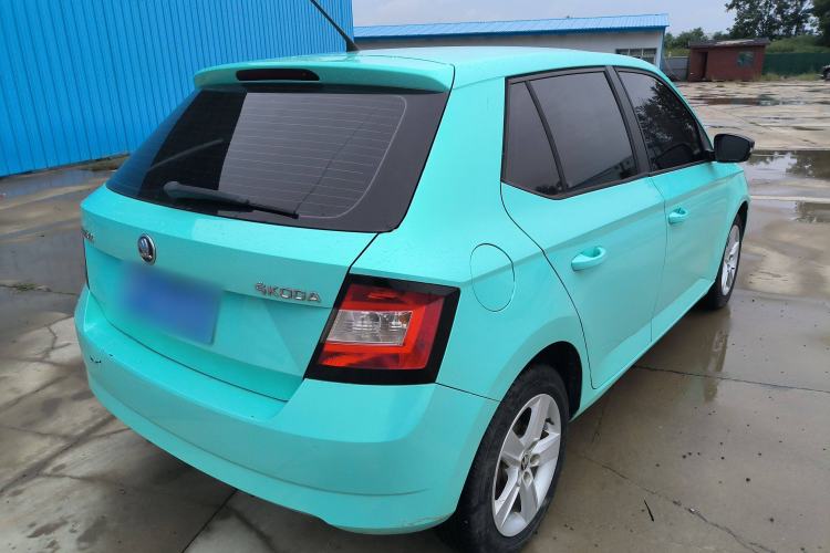 Used Skoda Fabia 2015 1.4L Automatic Chuanxing Edition Rear Right 45 Deg