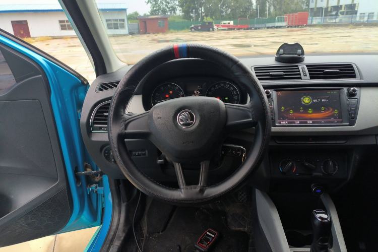 Used Skoda Fabia 2015 1.4L Automatic Chuanxing Edition Steering Wheel