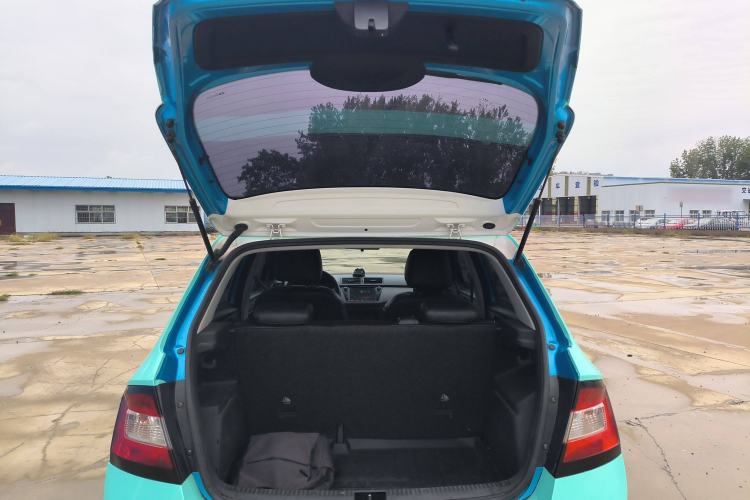 Used Skoda Fabia 2015 1.4L Automatic Chuanxing Edition Trunk