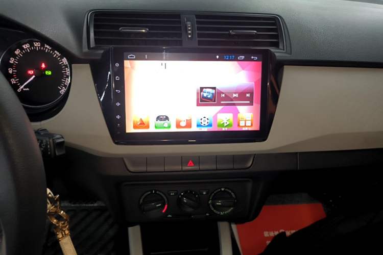 Used Skoda Fabia 2015 1.4L Automatic Chuanxing Edition Audio And AC Panel