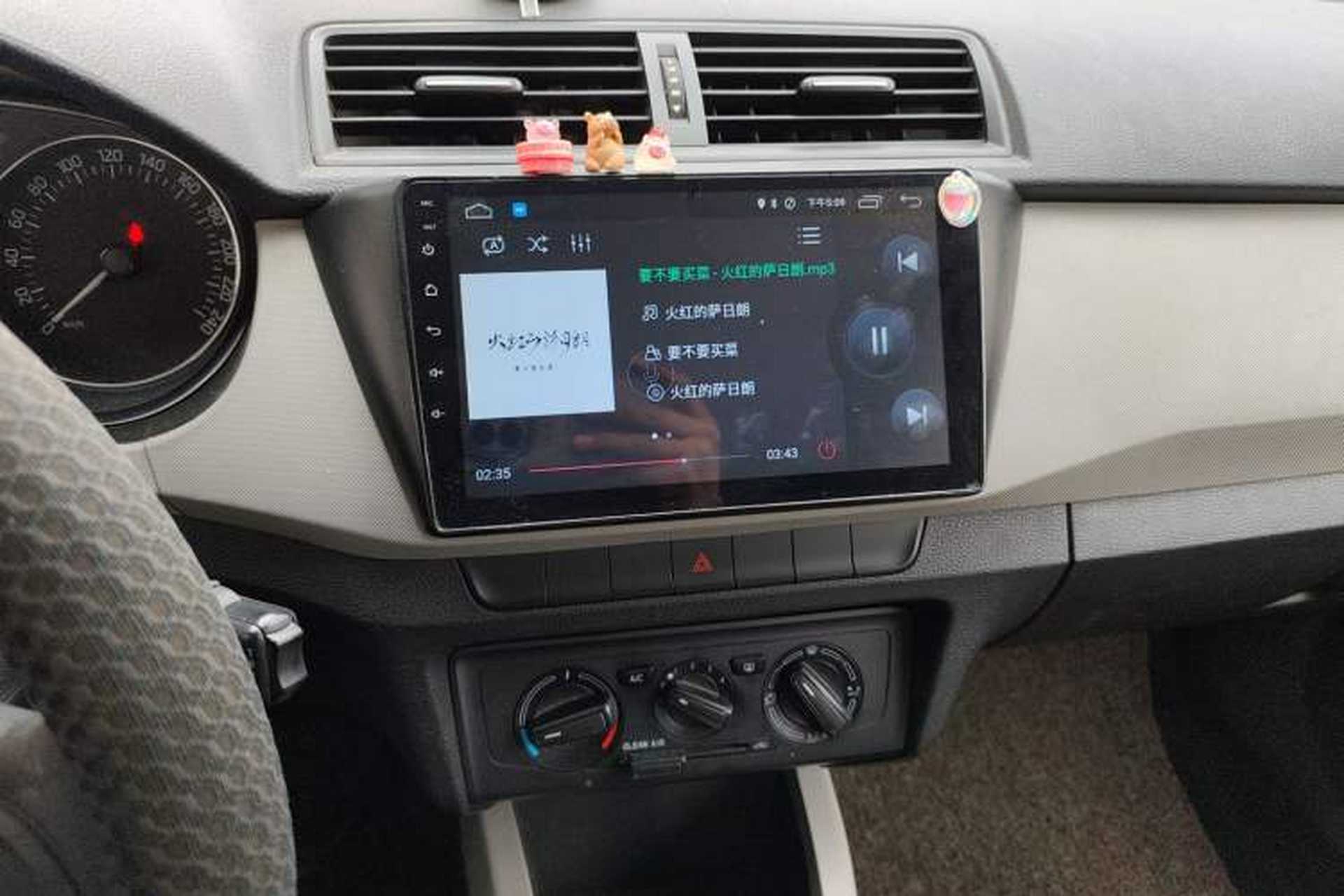 Used Skoda Fabia 2015 1.4L Automatic Chuanxing Edition Audio And AC Panel