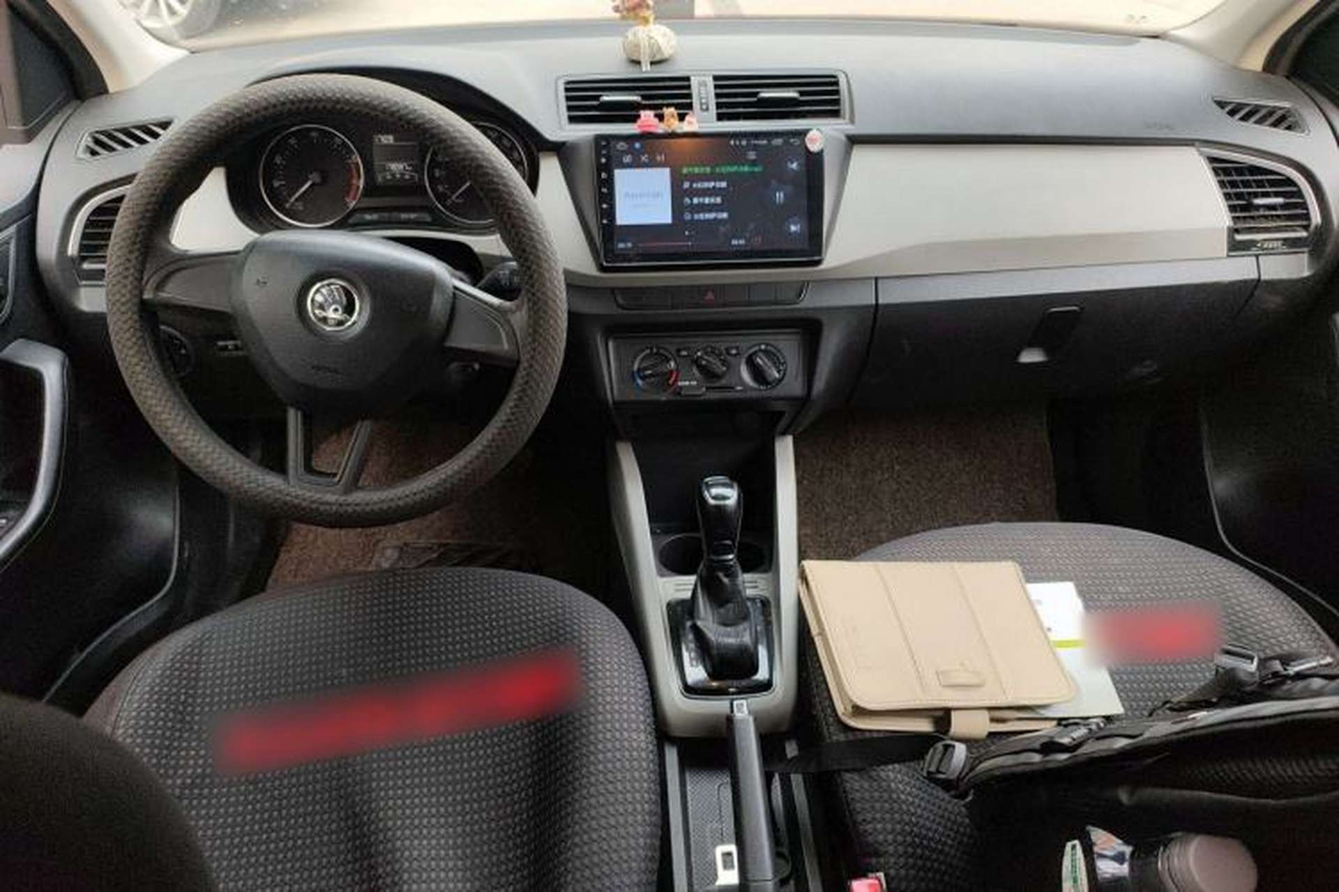 Used Skoda Fabia 2015 1.4L Automatic Chuanxing Edition Center Console