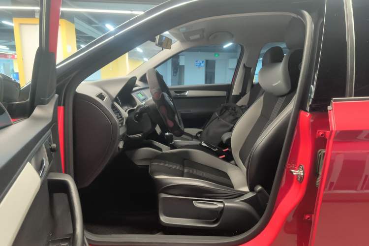Used Skoda Fabia 2015 1.6L Automatic Sport Edition Driver Seat