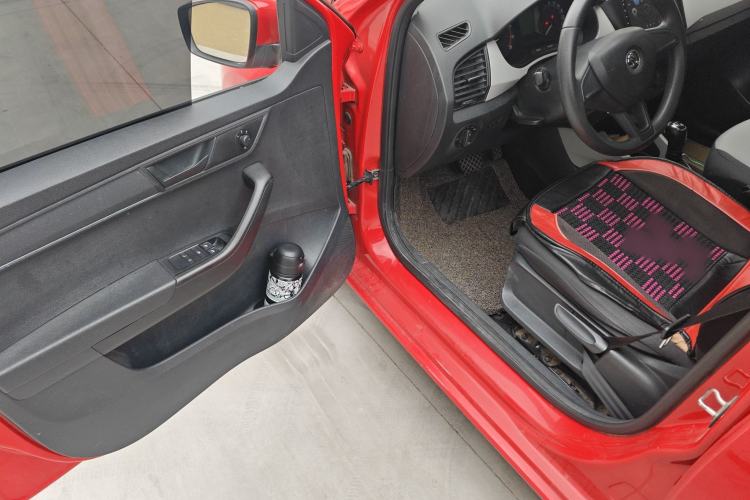 Used Skoda Fabia 2015 1.4L Automatic Front-Drive Model Driver Seat