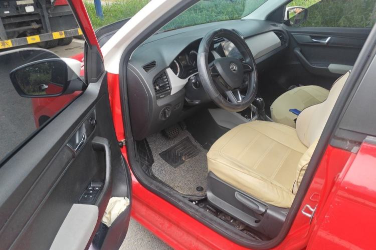 Used Skoda Fabia 2015 1.4L Automatic Chuanxing Edition Driver Seat