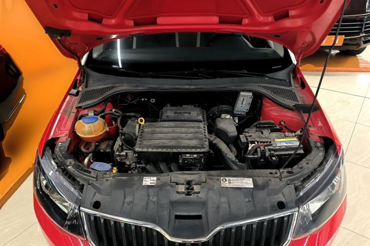 Used Skoda Fabia 2015 1.4L Automatic Chuanxing Edition Engine Bay