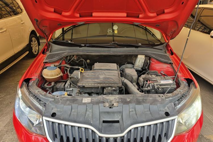 Used Skoda Fabia 2015 1.4L Automatic Front-Drive Model Engine Bay
