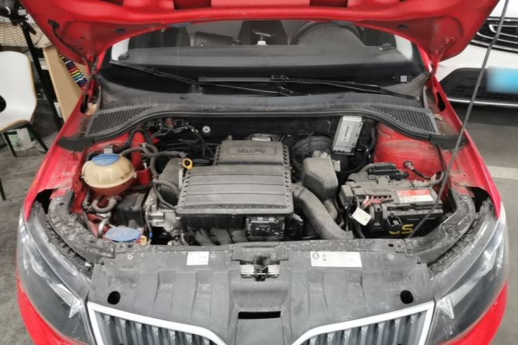 Used Skoda Fabia 2015 1.4L Automatic Front-Drive Model Engine Bay