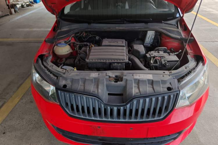 Used Skoda Fabia 2015 1.6L Automatic Sport Edition Engine Bay
