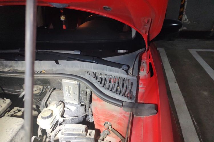 Used Skoda Fabia 2015 1.6L Automatic Sport Edition Engine Bay Left