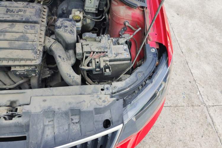 Used Skoda Fabia 2015 1.4L Manual Front-Wheel Drive Model Engine Bay Left