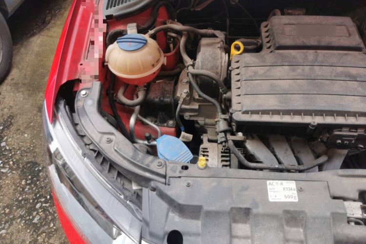 Used Skoda Fabia 2015 1.4L Automatic Front-Drive Model Engine Bay Right