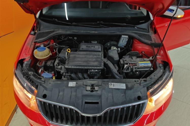 Used Skoda Fabia 2015 1.4L Automatic Chuanxing Edition Engine Bay