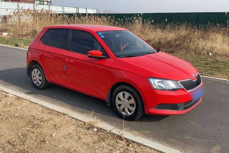 Used Skoda Fabia 2015 1.4L Automatic Front-Drive Model Exterior 1