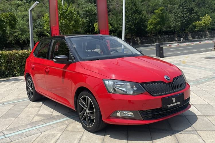 Used Skoda Fabia 2015 1.6L Automatic Sport Edition Exterior 2