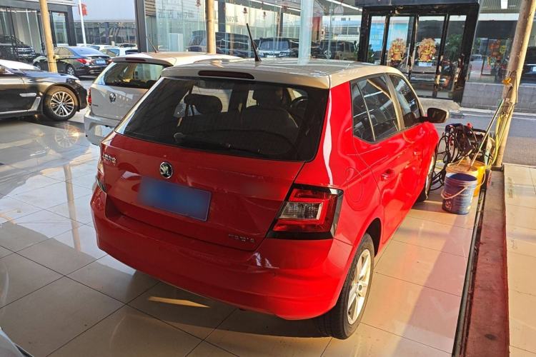 Used Skoda Fabia 2015 1.4L Automatic Chuanxing Edition Exterior 3